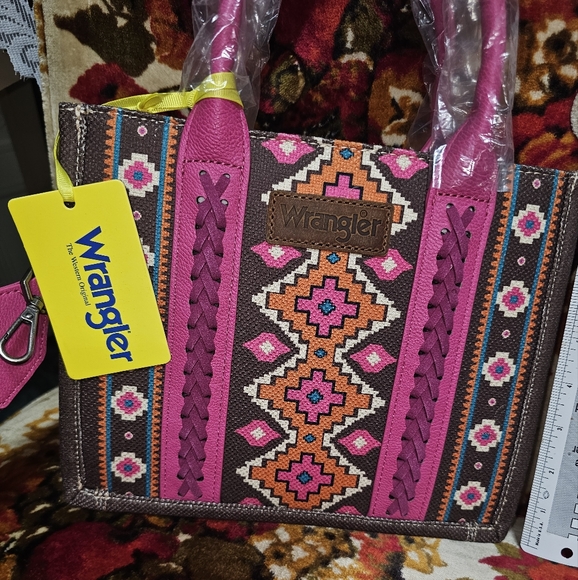 Wrangler tote - Picture 2 of 5